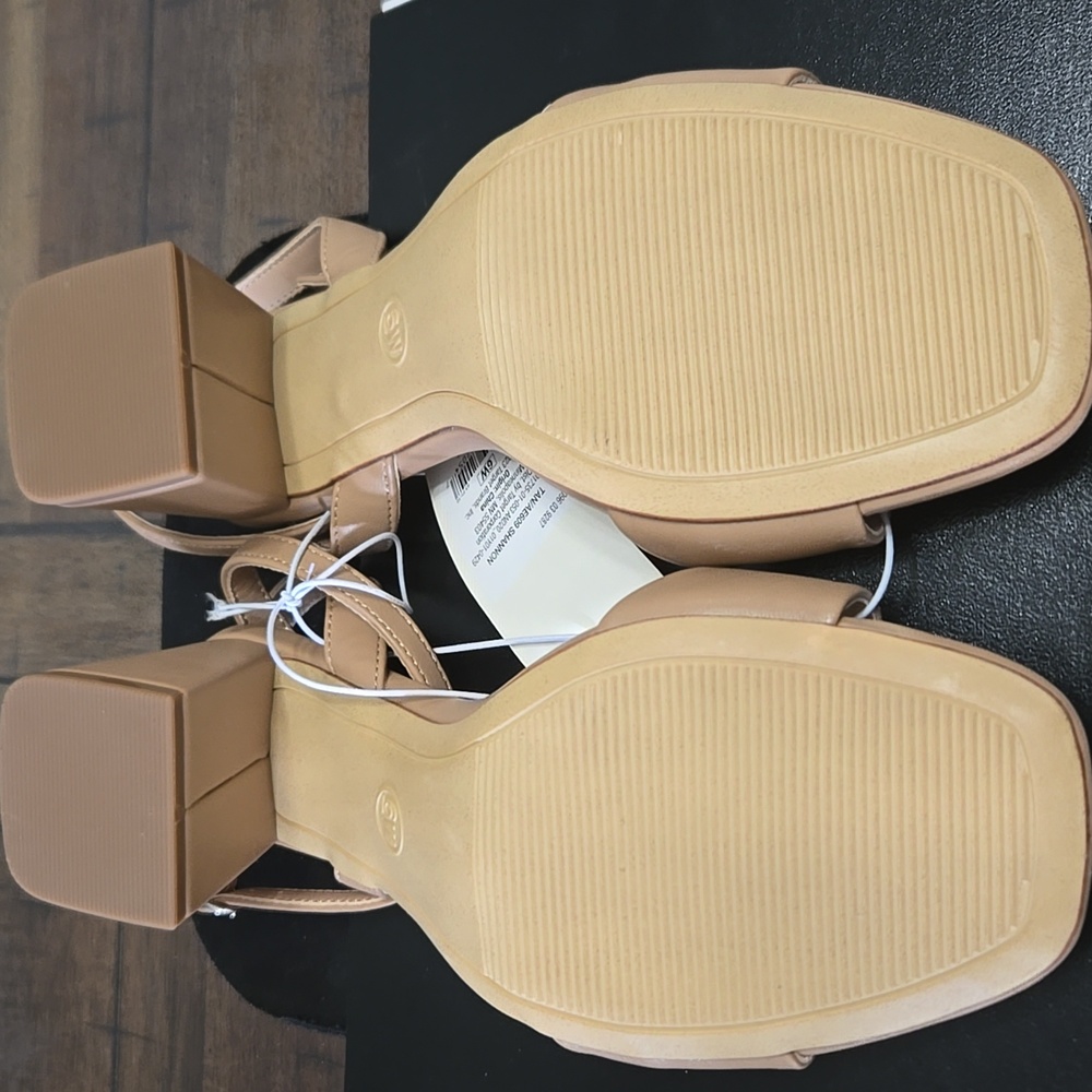 A New Day Tan Sandals Minimalist Slip-On Design NWOB - Picture 3 of 4